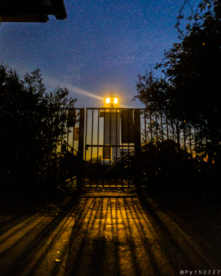 夜の安乗崎灯台